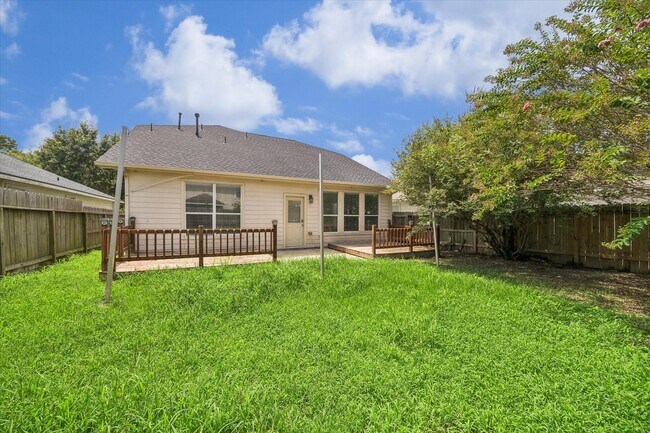 Building Photo - 6218 Lovage Ave