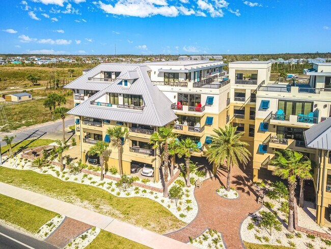Building Photo - Gulf View Three-Bedroom