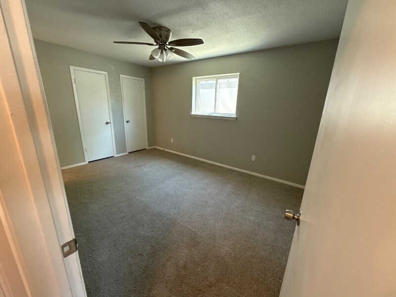 Building Photo - 2311 Vassar Ct