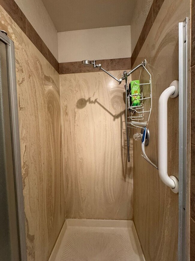 Building Photo - 3Br 3Ba House with Pool Across- RIVERFRONT with Balcony Observation Deck