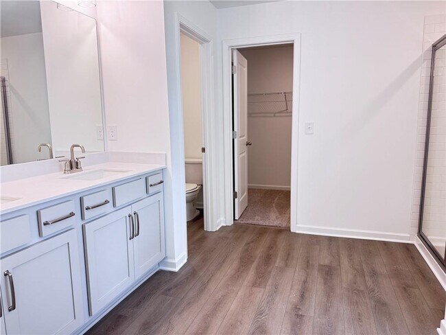 Building Photo - 334 Silverleaf Trl