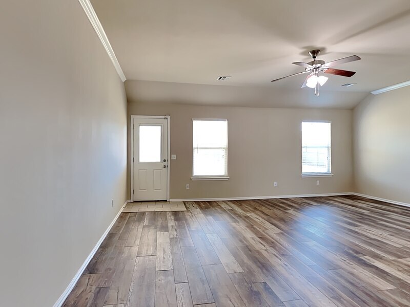 Building Photo - 2716 Demotte Dr