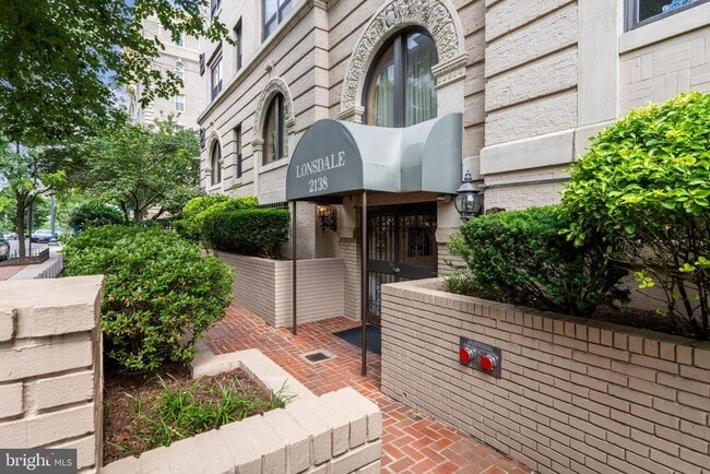 Building Photo - 2138 California St NW