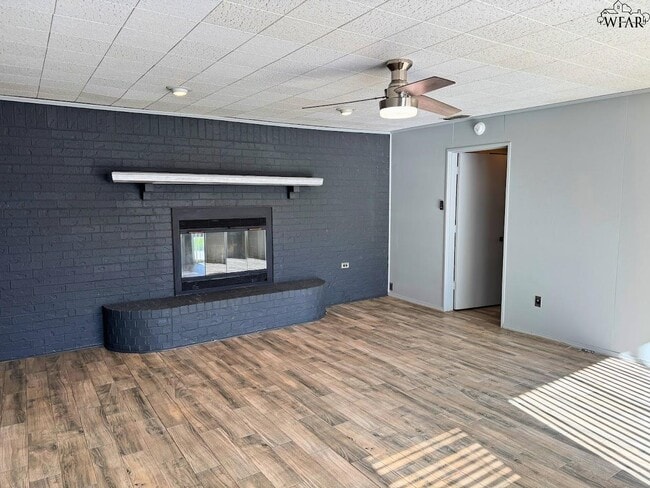 Building Photo - 1408 Normandy Dr