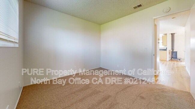 Building Photo - 1139 St Anthony Ln