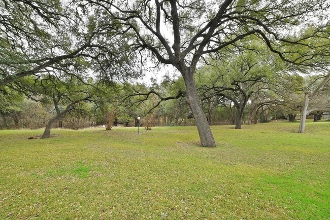 Building Photo - 1601 Faro Dr