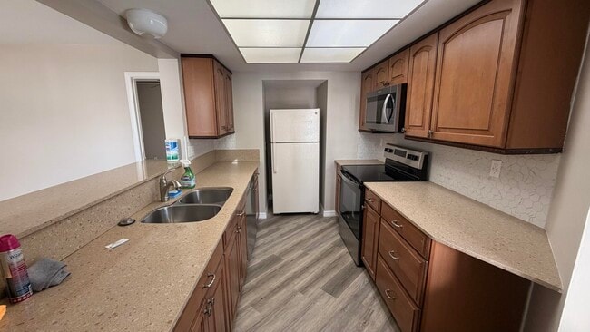 Building Photo - 3302 SE Aster Ln