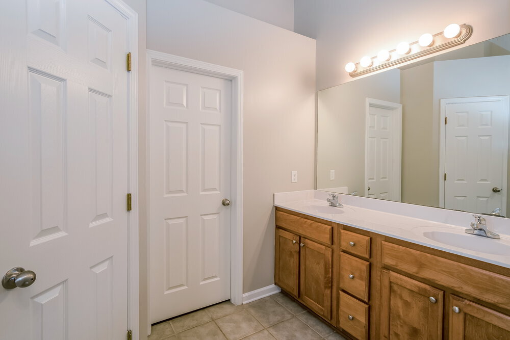 Building Photo - 185 Mossy Springs Dr