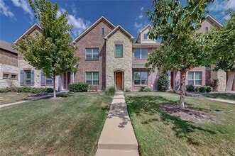 Building Photo - 2404 Jameson Ln