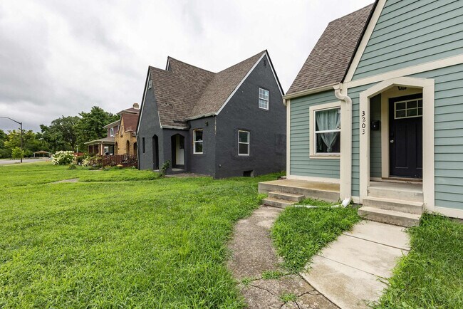 Building Photo - 3203 Sutherland Ave