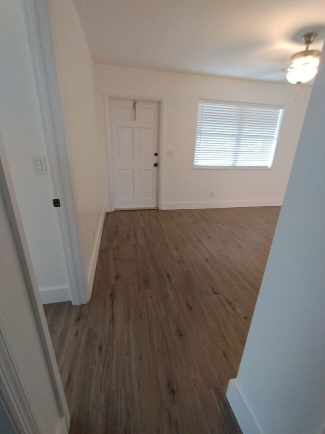 Building Photo - Beautifully Updated 2-Bedroom Home in Prime Location!