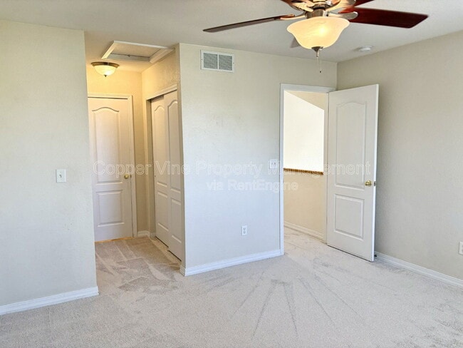 Building Photo - 930 Button Rock Dr