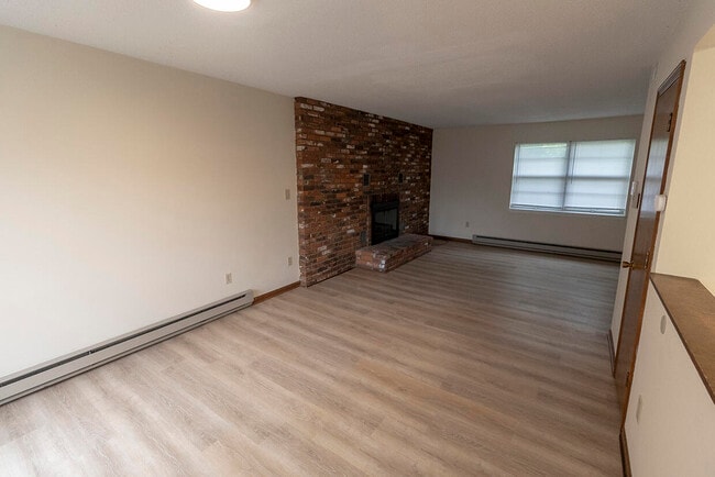 Building Photo - 1003 Canterbury Dr