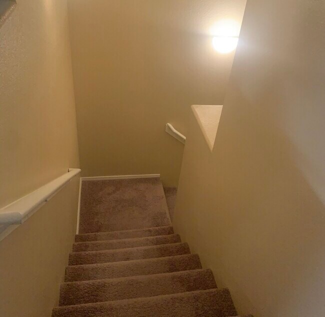 Building Photo - 356 N 169th Ave
