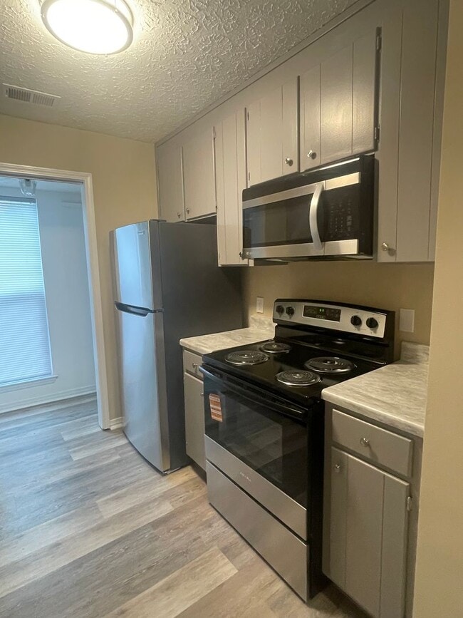 Building Photo - 531 Amquiwood Ct