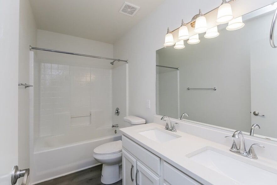 Building Photo - 6236 Colby St