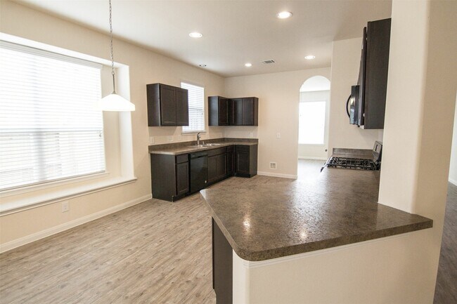 Building Photo - 29606 Woodsons Shore Dr
