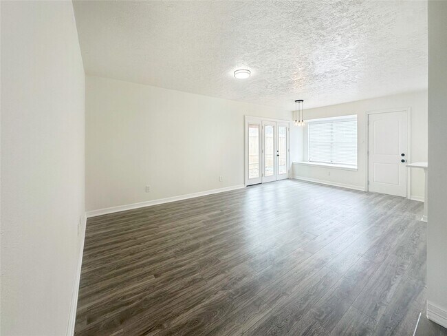 Building Photo - 9843 Stableway Dr