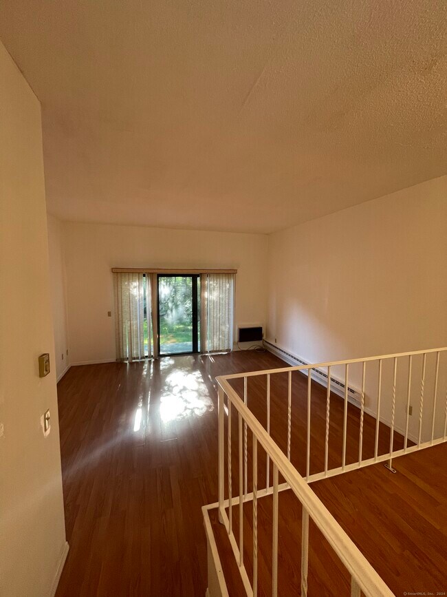 Building Photo - 11 King Arthur Dr