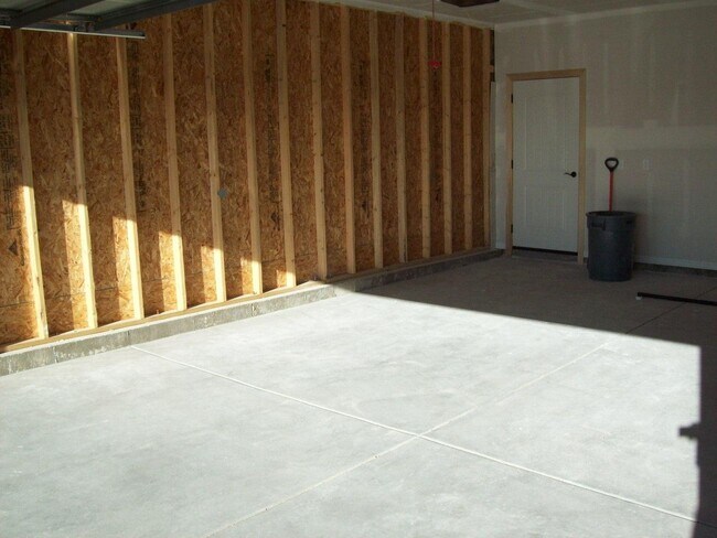 Building Photo - 5344 N Toben Dr