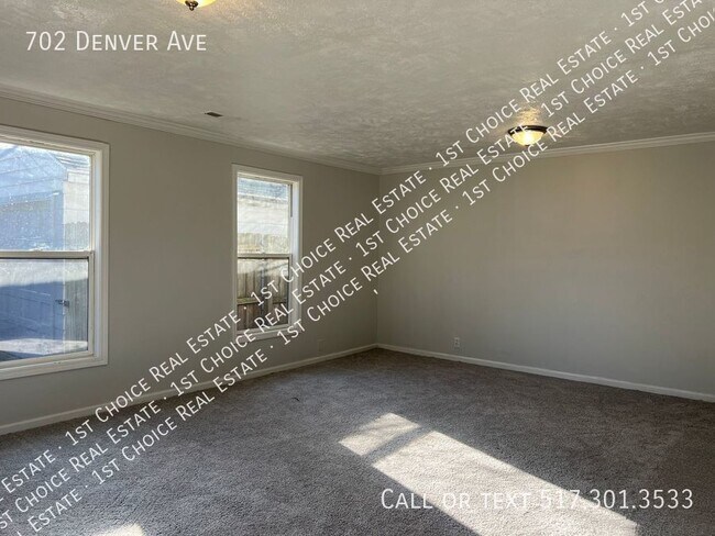Building Photo - 3-BDR 1-BTH House with New Kitchen & New C...