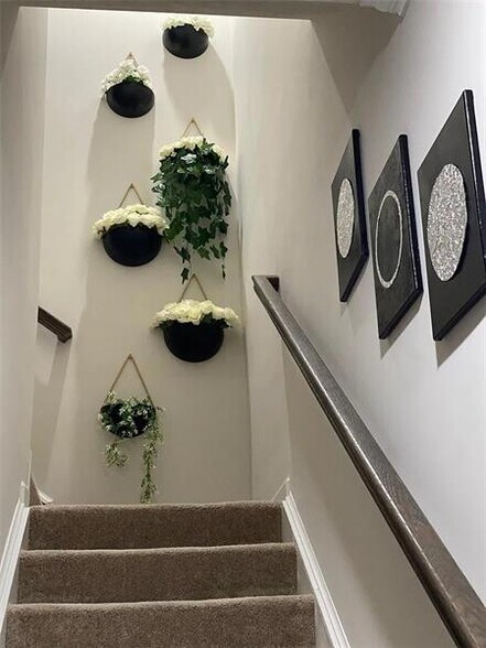 Building Photo - 2008 Hemlock Ln