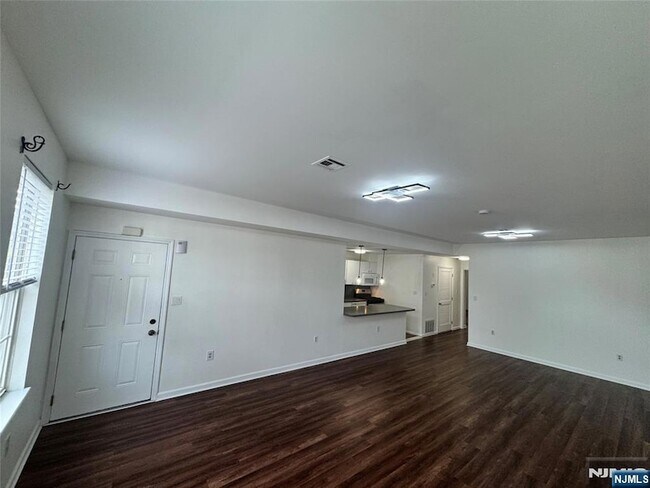 Building Photo - 225 Halladay St
