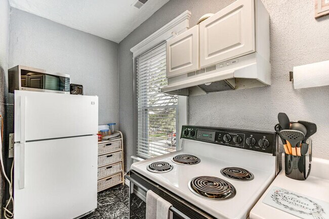 Building Photo - 9501 Granby St