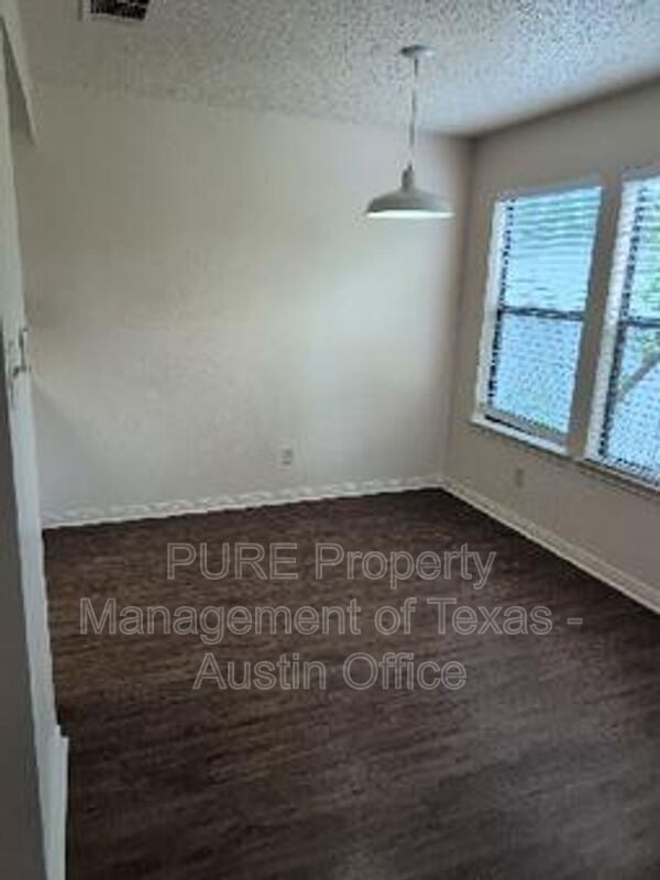 Building Photo - 1213 Gregory Ln