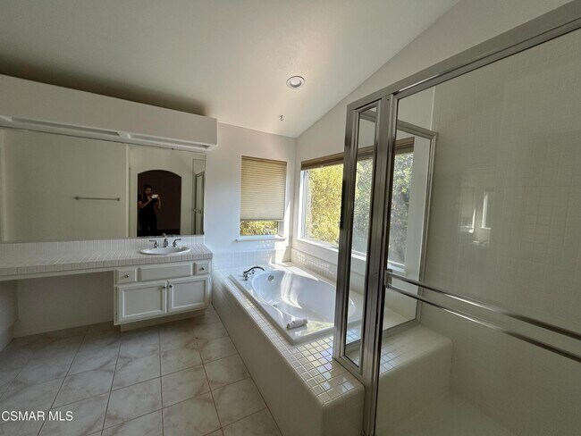 Building Photo - 2357 Laurelwood Dr