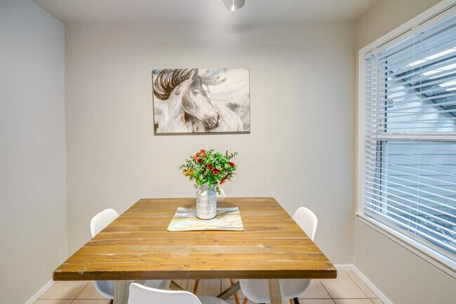 Building Photo - 6900 Skillman St