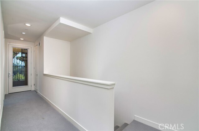 Building Photo - 1523 Doheny Way