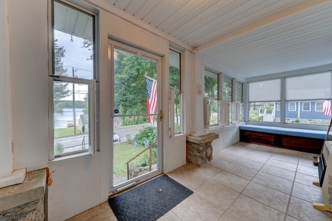 Building Photo - 285 Deepwood Dr