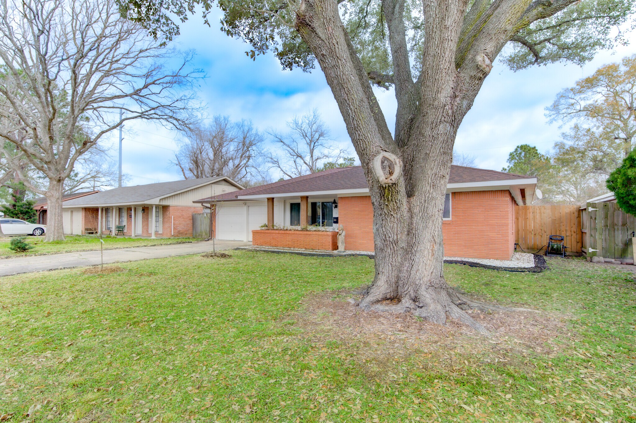 Building Photo - 6026 Clarewood Dr