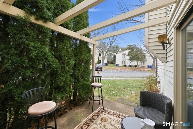 Building Photo - 46 Little Oak Ln