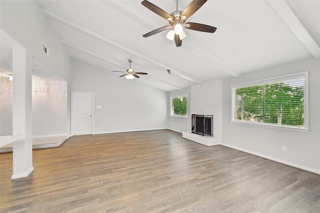 Building Photo - 4511 Ravine Dr