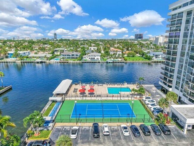 Building Photo - 2049 S Ocean Dr
