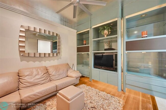 Building Photo - 4200 Coral Hills Dr