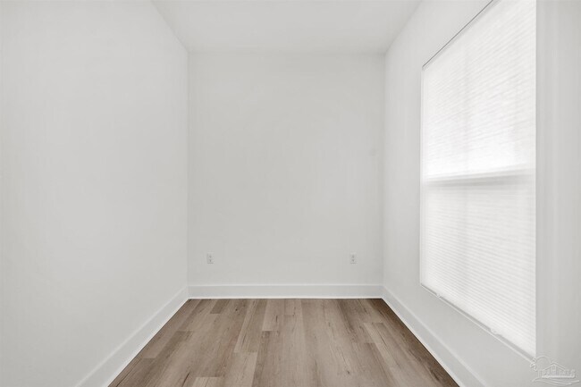 Building Photo - 17 N L St