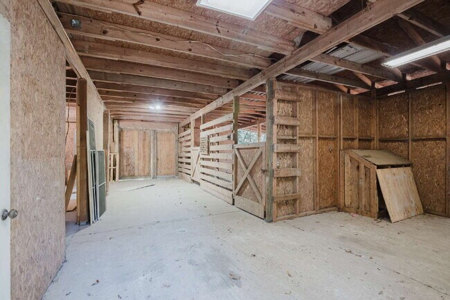 Building Photo - Secluded Four Bedroom Home on Seven Acres in Midway Farms!