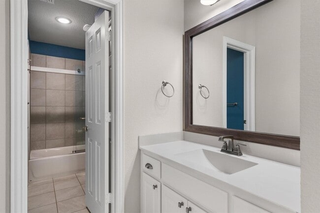 Building Photo - 2003 Silent Shore St