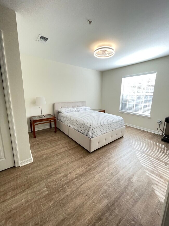 Building Photo - 3591 Kernan Blvd S