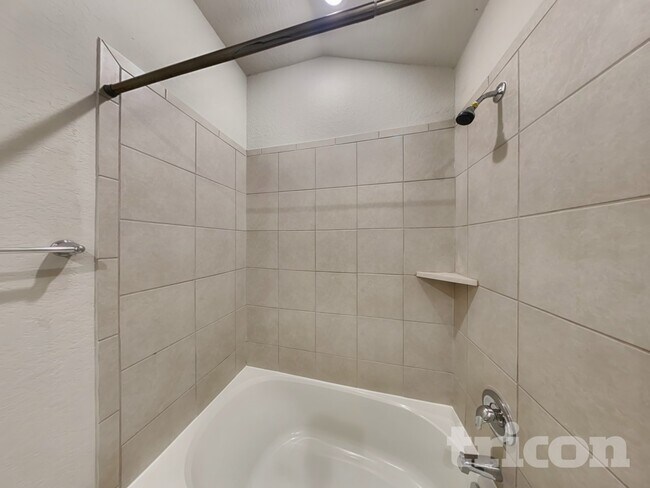 Building Photo - 5523 Shasta Pl