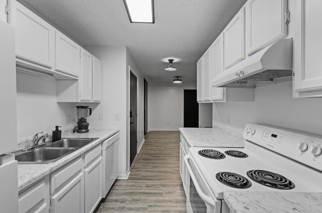 Building Photo - 2930 Blaisdell Ave