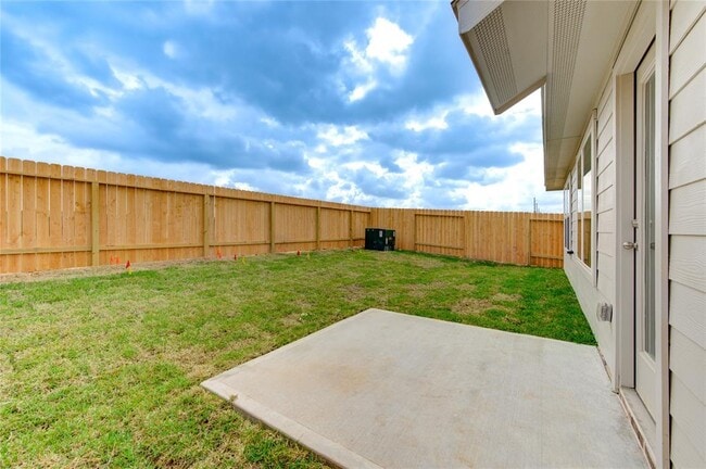 Building Photo - 24434 Elmwood Falls Dr