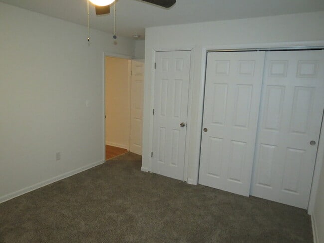 Building Photo - 1680 Hillcrest Ave