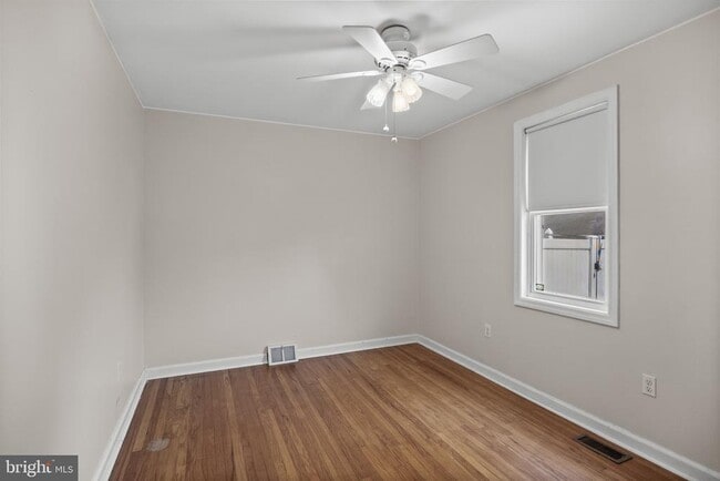 Building Photo - 109 Avaleen Pl