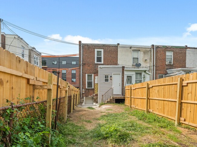 Building Photo - 2066 Eastburn Ave