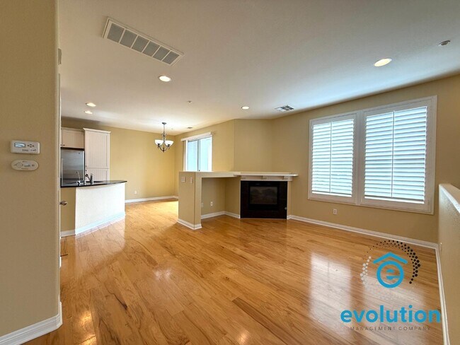 Building Photo - 810 Harbor Cliff Way