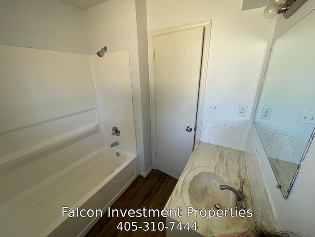 Building Photo - 3156 SW 71st St